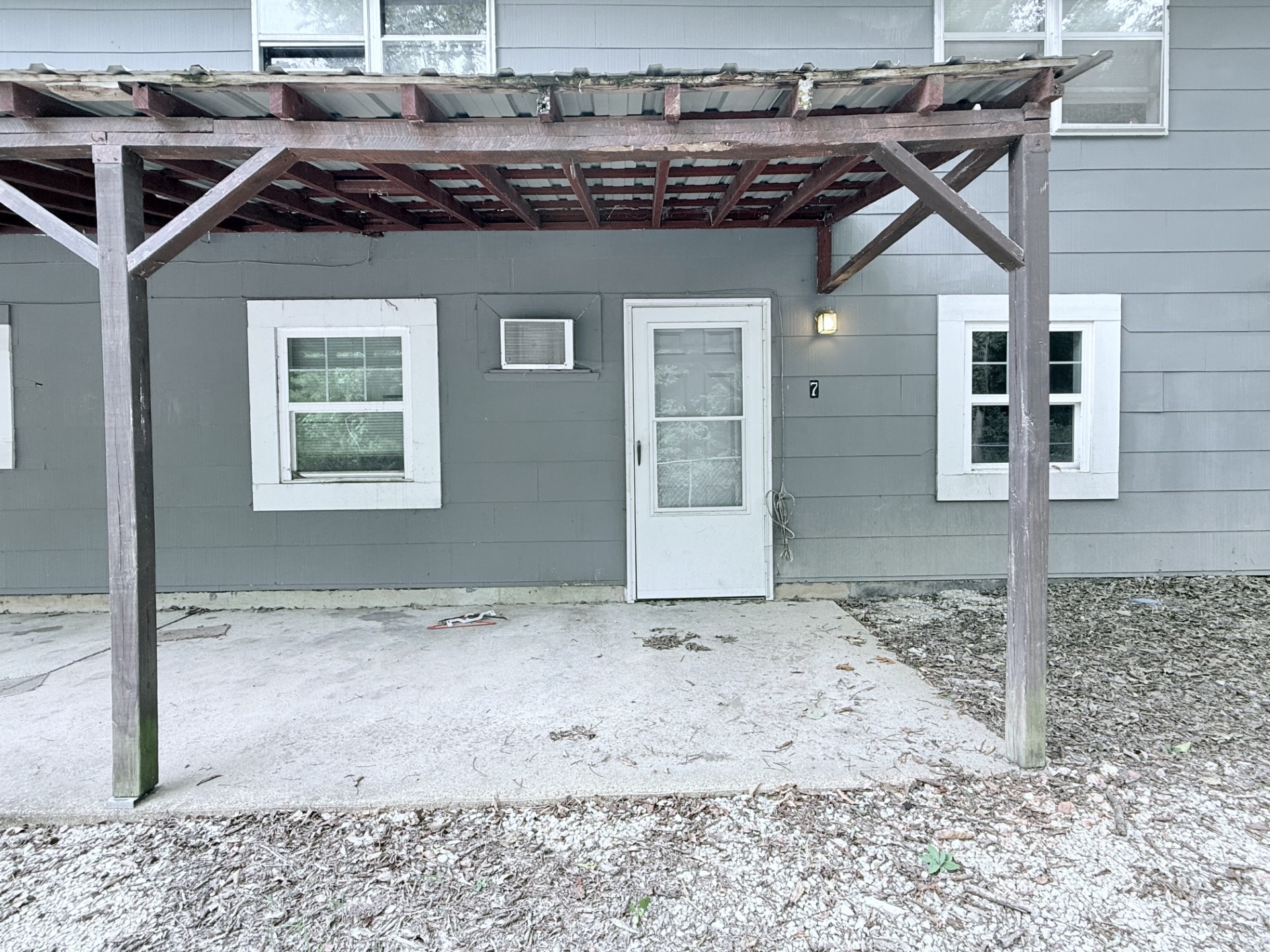 302 North Spring Street - 7